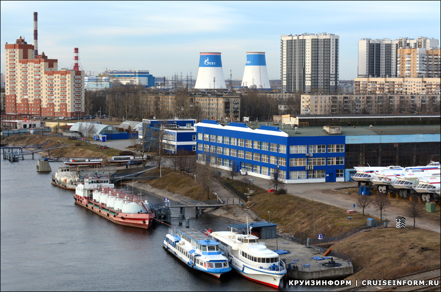 РЭБ Уткина заводь на реке Неве в Санкт-Петербурге