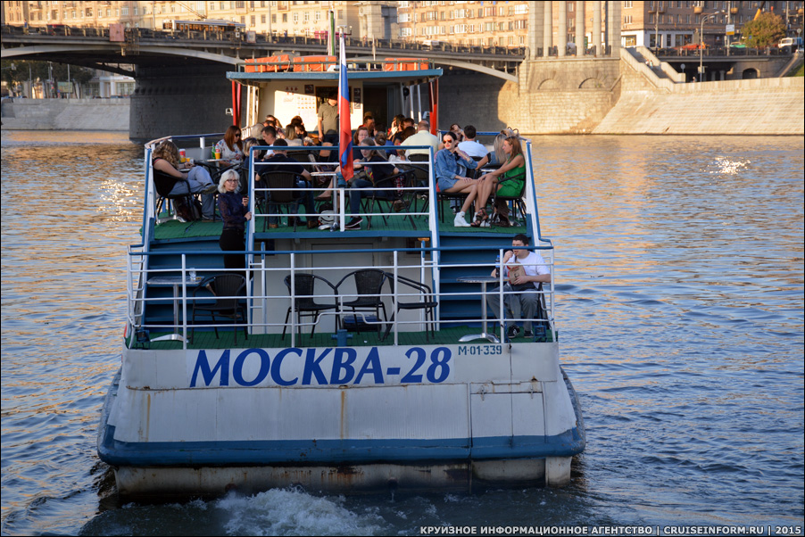 Прогулка на теплоходе по реке Москве