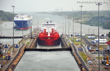 Рекордная засуха привела к ограничениям на осадку судов, следующих через Панамский канал