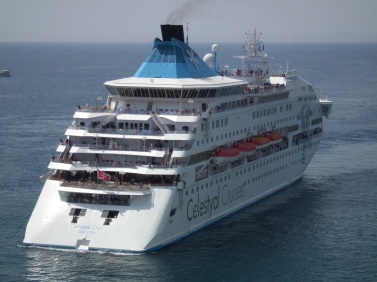 В результате столкновения круизного лайнера Celestyal Crystal с танкером пострадали туристы