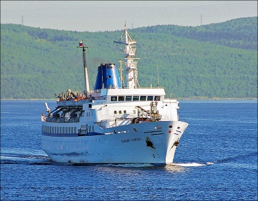 Почему теплоход «Клавдия Еланская» передали из Мурманского пароходства в Северное пароходство
