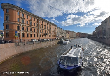 Весной 2018 года в Санкт-Петербурге откроется 8 плавучих отелей на Неве