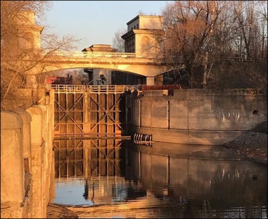 «Осушенный» на зиму Канал имени Москвы начали наполнять водой