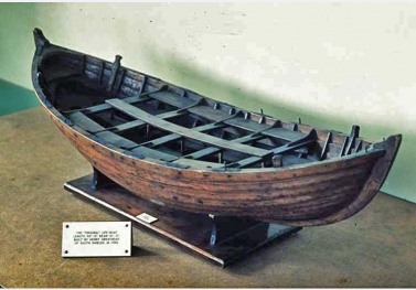 Русско-английский "лодкопроходимец": к 225-летию со дня изобретения спасательной шлюпки