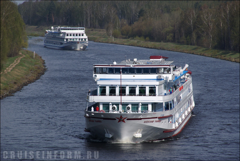 Движение пассажирских судов по Каналу Москвы открыли с 14 июня, а по реке Москве разрешат с 23 июня