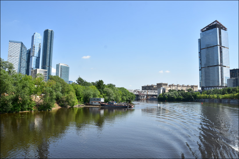 Через реку Москву в районе Москва-Сити планируют построить пешеходный мост