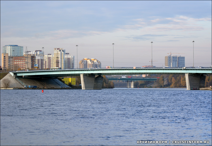 Мост через канал москвы