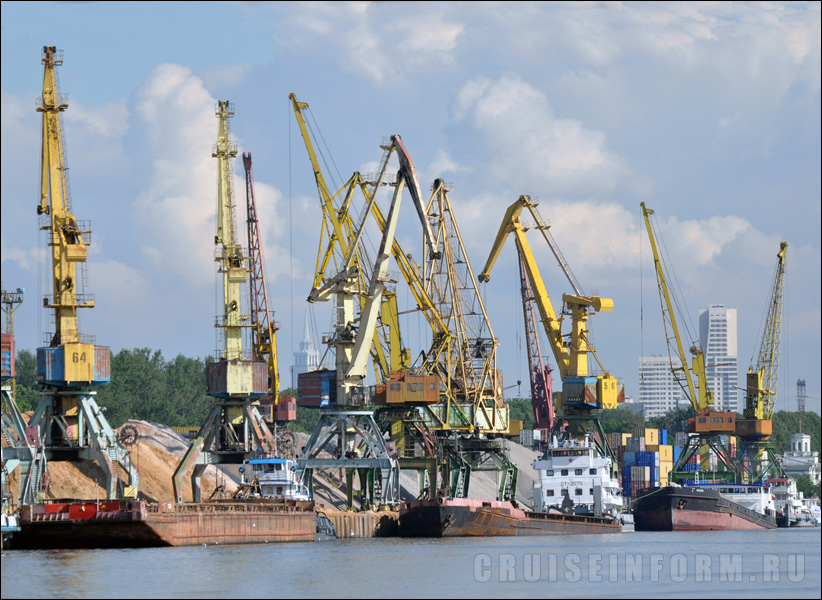 Северный речной порт в Москве
