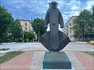 Памятник Соловецким юнгам в Архангельске