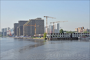 Затон Нагатинский на реке Москве (Москва)