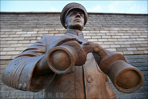 Памятник труженикам Волги в Нижнем Новгороде