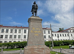 Памятник Пётру I в Архангельске