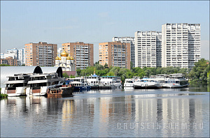Затон Нагатинский на реке Москве (Москва)